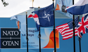 80万大军进逼俄罗斯，俄德冲突在所难免？德军司令当众叫嚣，普京通知全球，局势类似二战前