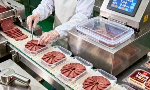 老乡鸡“公然”晒预制菜，会是所有餐厅的未来吗？