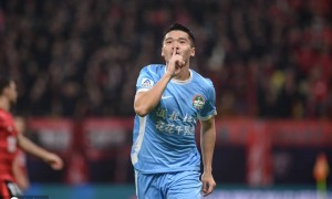 提前一轮出局！中超-何超轰世界波 蓉城1-2河南无缘争冠