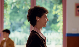 中国耳机也越来越贵了 500元以上份额首次突破50%