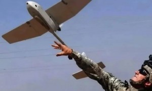 看完中国大学生手搓轰炸机，爱刷抖音的美国人天塌了。