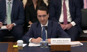 被穿透性制裁反噬，美企组团急喊特朗普：我们会被踢出供应链！